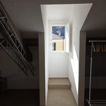 Loft Gina, Terzo Piano, No Ascensore 피날레리구레