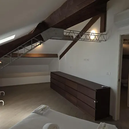 Loft Gina, Terzo Piano, No Ascensore